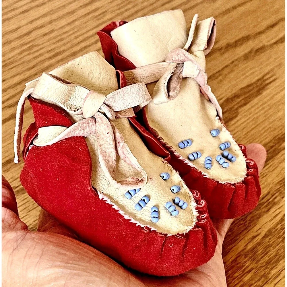 VTG Navajo Baby Booties Moccasins 50s Deer Skin Leather Sz 0 Beaded Red Handmade